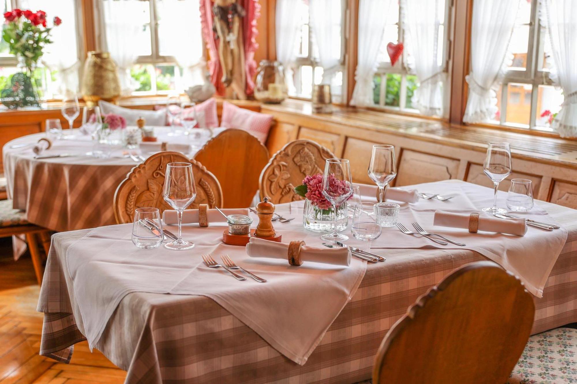 Hotel-Gasthaus Goldener Engel Glottertal Bagian luar foto