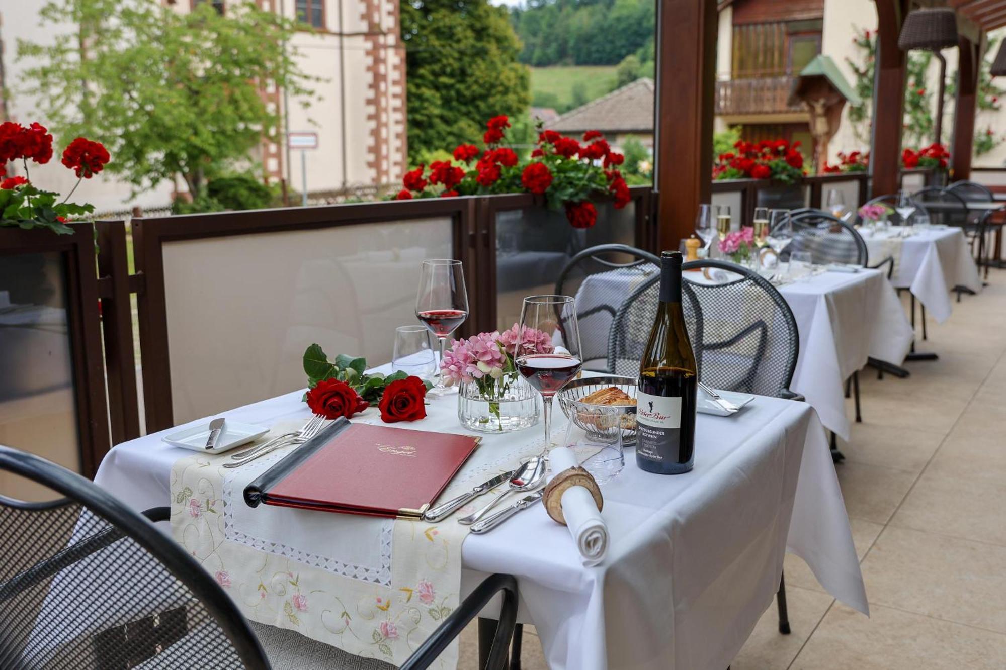 Hotel-Gasthaus Goldener Engel Glottertal Bagian luar foto