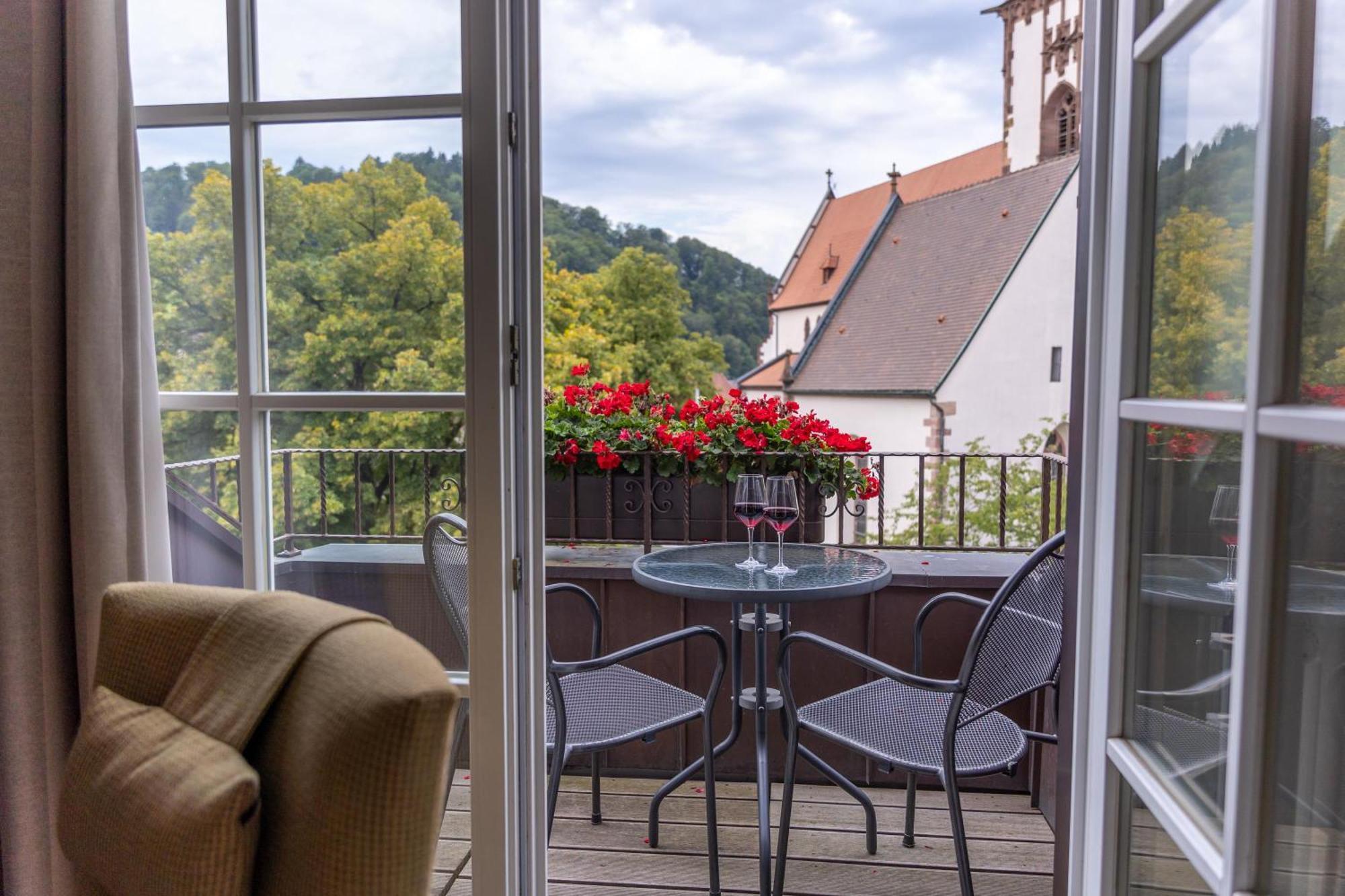 Hotel-Gasthaus Goldener Engel Glottertal Bagian luar foto